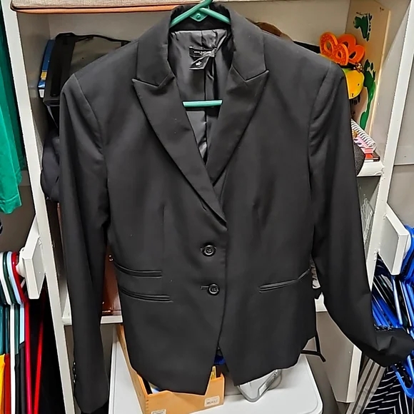 EUC Ann Taylor Two Button Blazer Lined - Picture 4 of 10